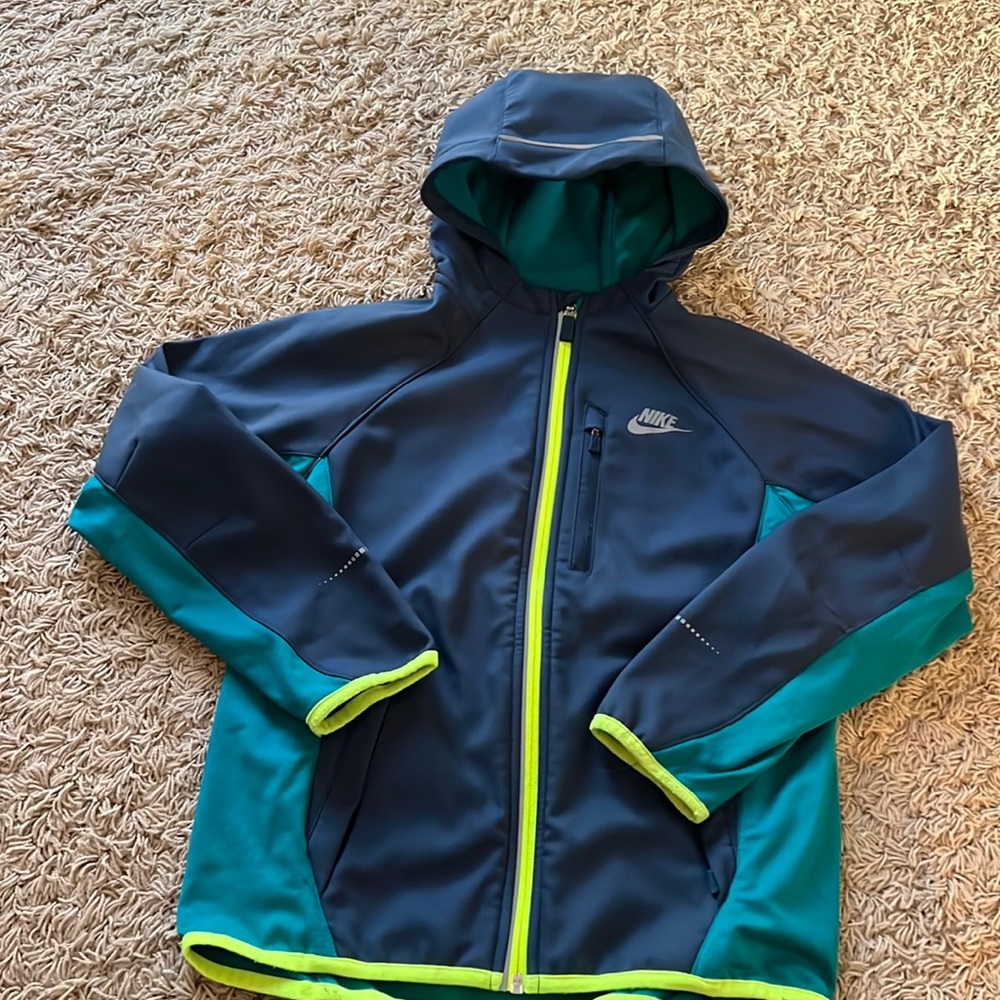 Nike jacket size M boys